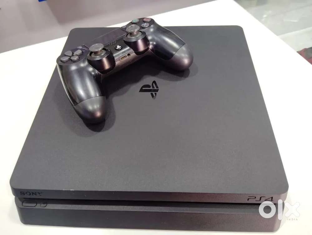 PS4 slim 500gb with all cables and original controller and one game cd