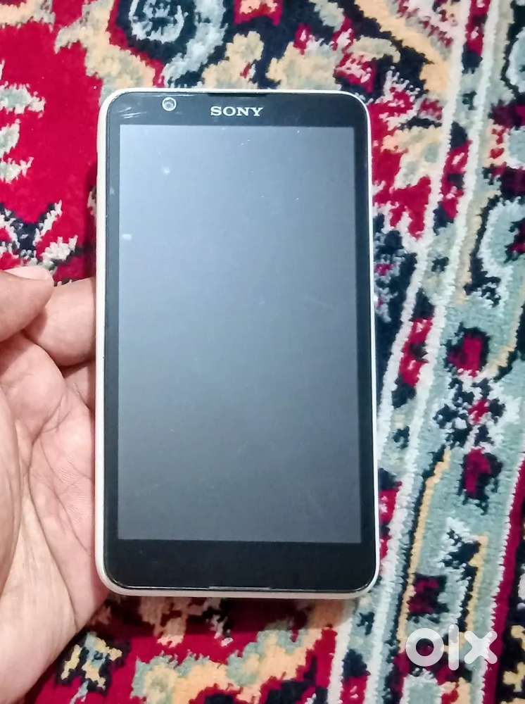 Sony E4 3g smartphone dual Sim walman player  battery need to change