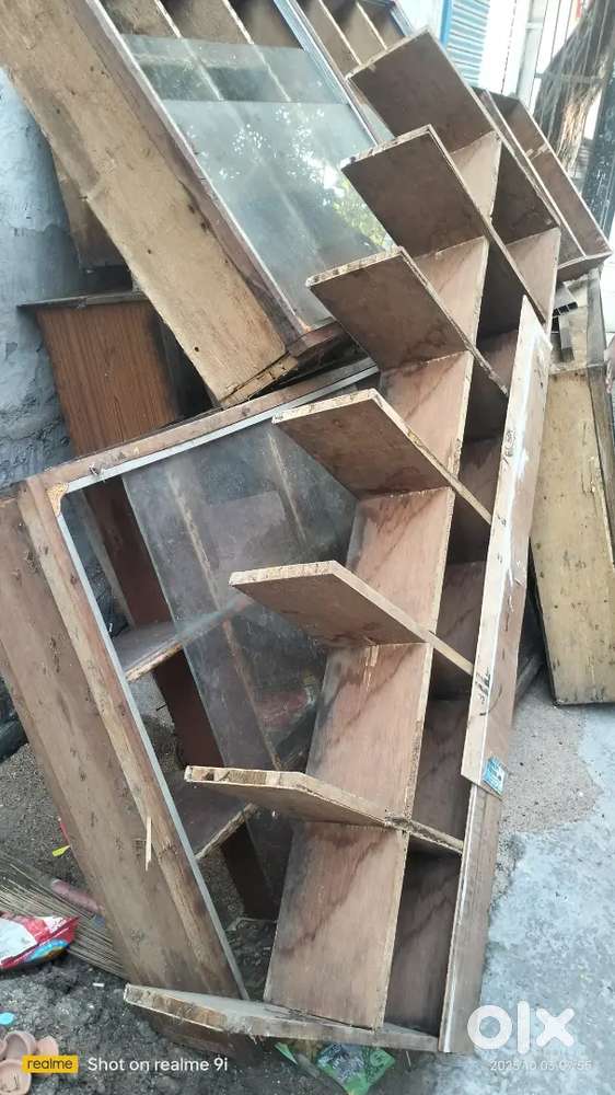 Shop used wooden Rack
