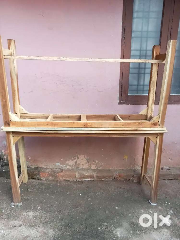 Table and table