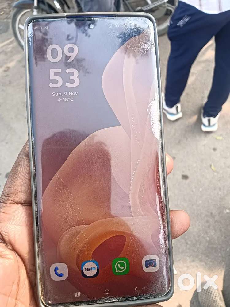 G85 128GB in Warranty