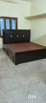 King size Good quality bed only 7 days old
