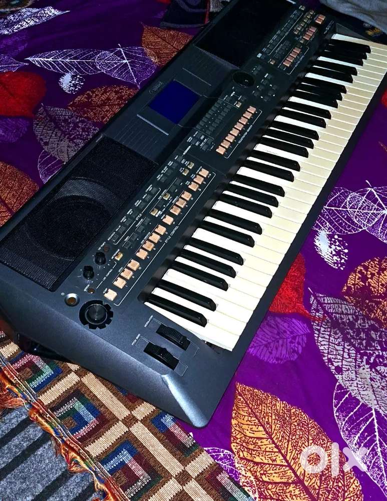 Yamaha keyboard psr s670