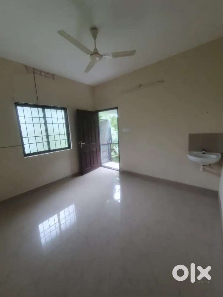 1bhk semi furnished first floor available for family