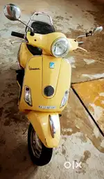 Vespa LX125 (2014 Model) - 125cc Stylish Yellow Scooter  New Back Tyre