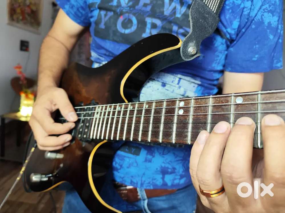 Ibanez Floyd Rose guitar/ serious buyer watsapp
