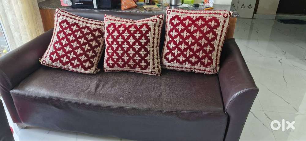 Good Condition Sofa set for sale (3 + 1 + 1)