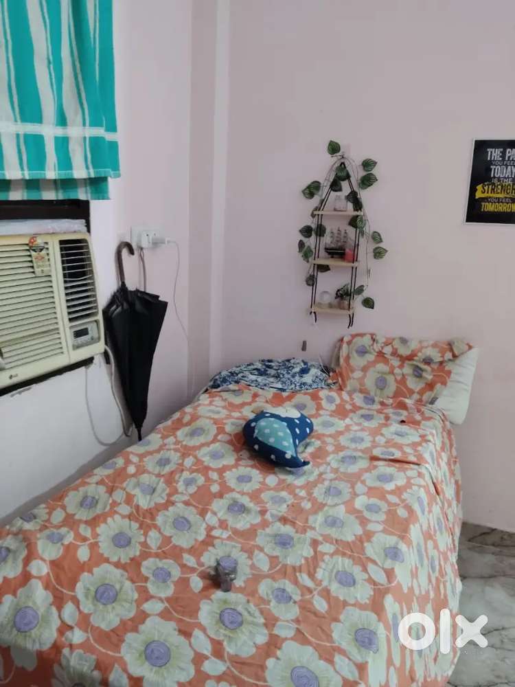 1 RK available for rent in mahanagar near kapoorthala