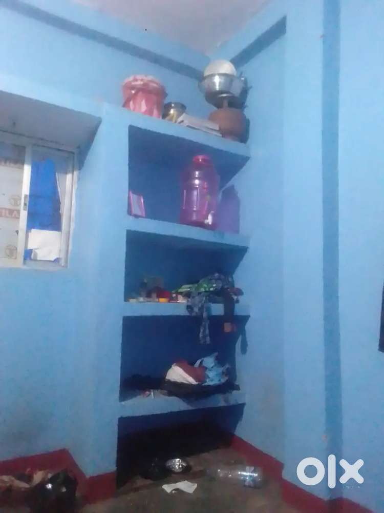 Single room hain buss 1 room partner chahiye