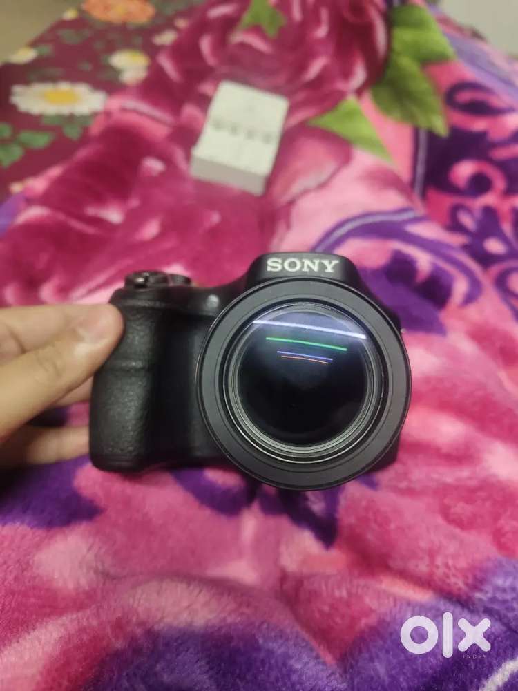 SONY CYBERSHOT DSC H300 35X OPTICAL ZOOM 20MP DSLR CAMERA