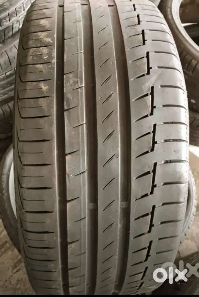 225 40 18 full grip continental 2 tyres.
