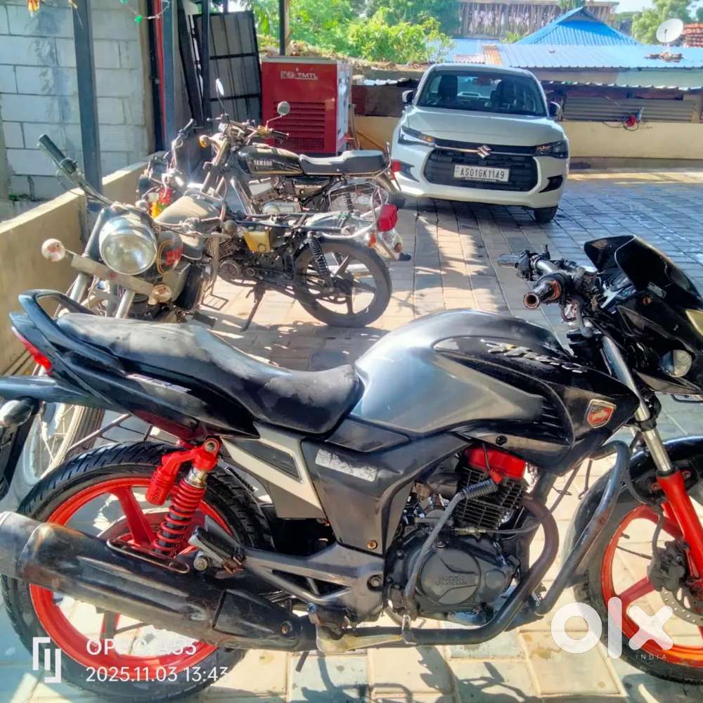 Hero Hunda Hunk for immediate sale. True, Serious Buyers pl. connect.