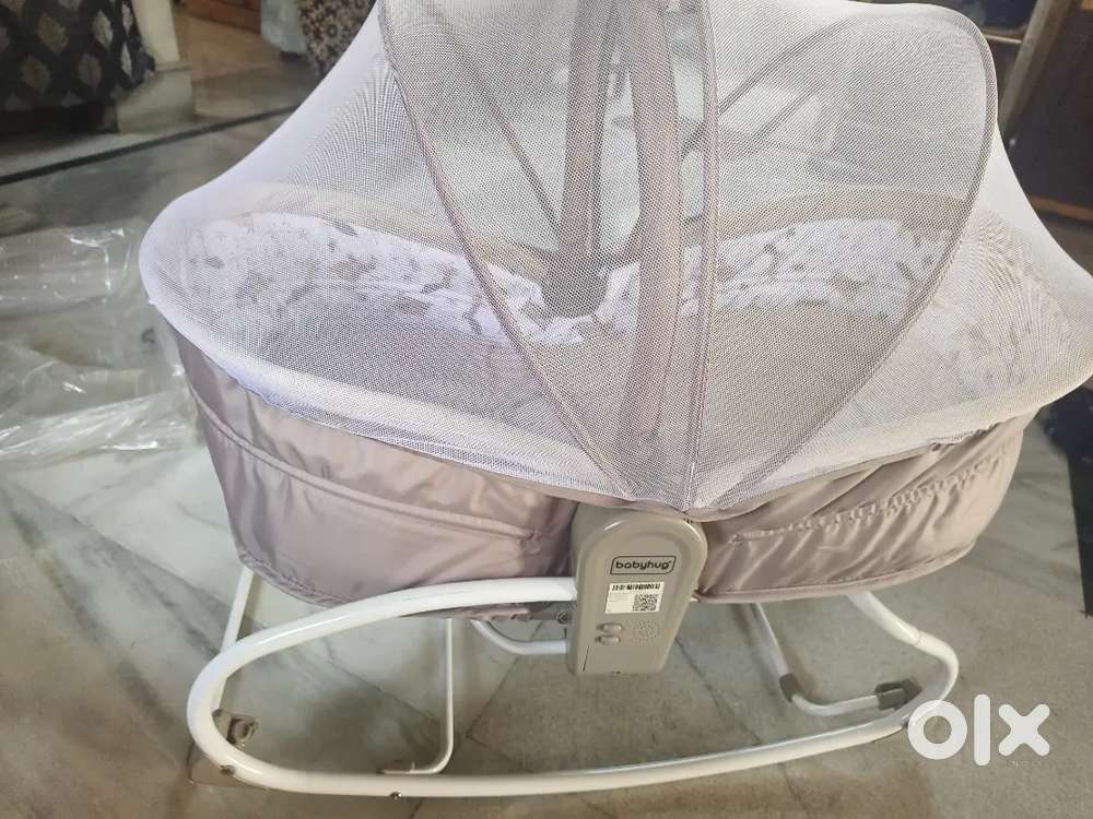 Baby swing cot