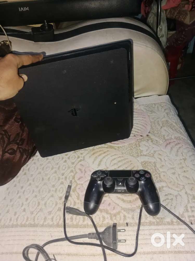 PS4 slim 1 Tb
