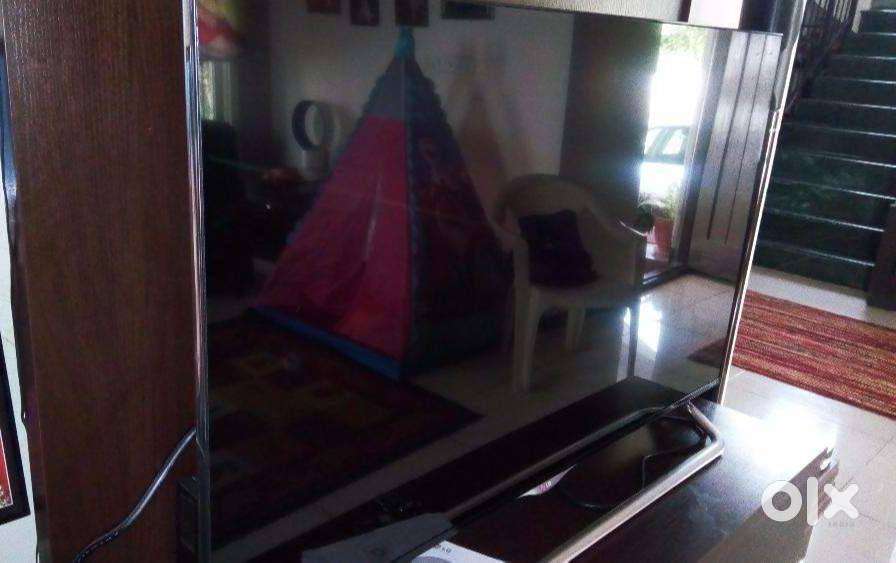 Slim UHD 55 Samsung LED hdmi, usb2160p Rocking picture n Sound effect