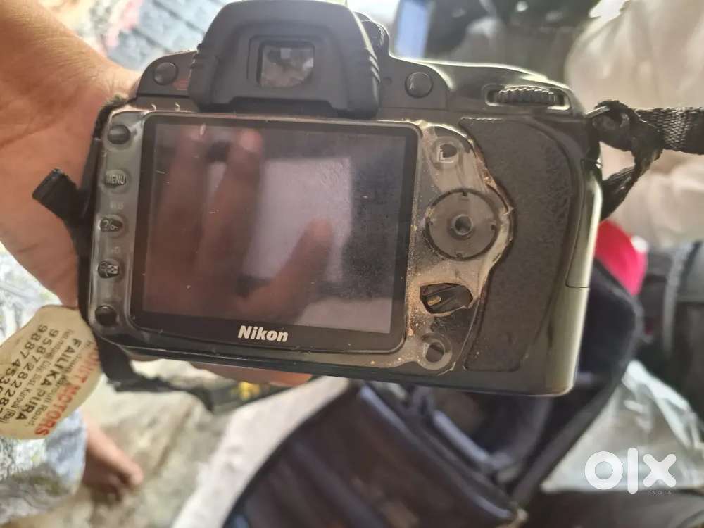 D90 camera  lens 18.105