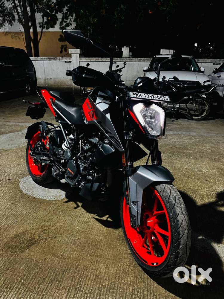 KTM DUKE 200 (2023)