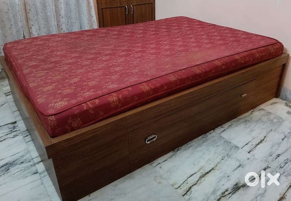 Queen bed for sale