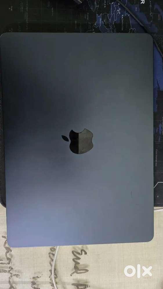 Macbook Air M2 8gb Ram 512 GB storage : Midnight Blue