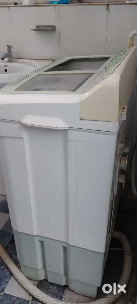 Godrej 6.8 kg semi automatic washing machine