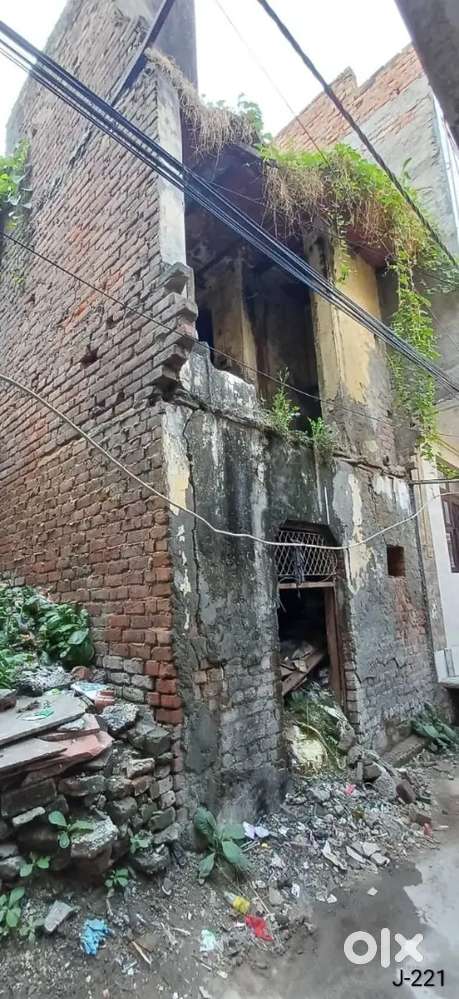 33 Gaj, Plot for Urgent Sale in Uttam Nagar, Delhi (90% Loan Facility)