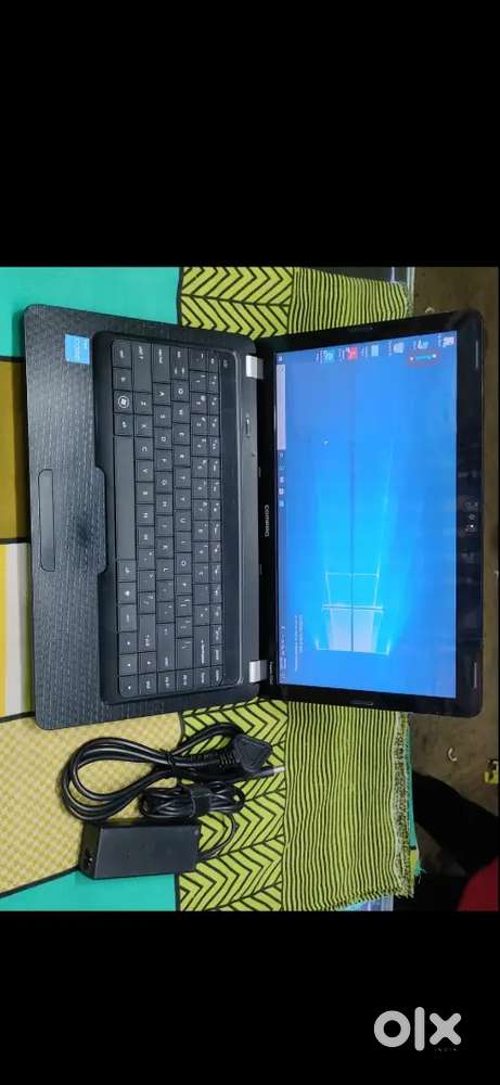 Hp Compaq intel i3 laptop / 8gb ram 
/ 128gb ssd