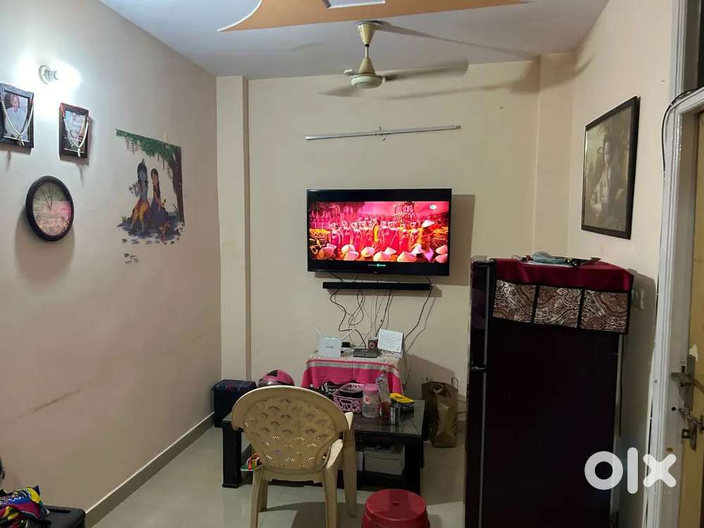 2 BHK, 1st floor, bike parking, price- 20 Lac
