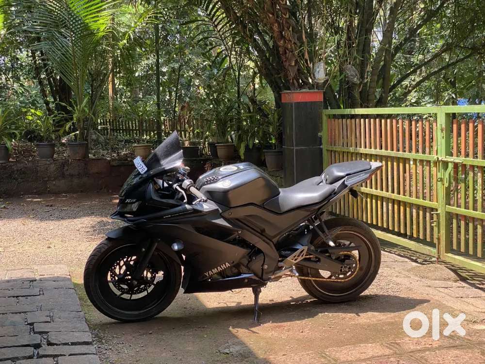 R15 V3 No scratchs and hits