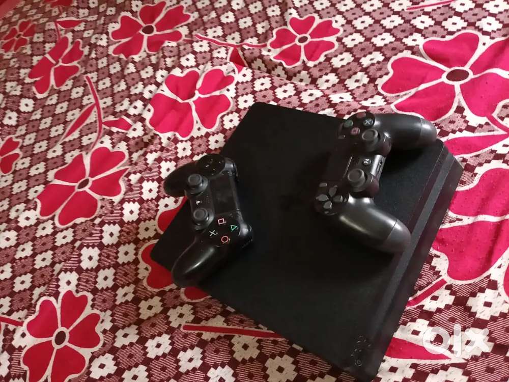 PS4 slim 1 tb sell brand new condition with 2 controller