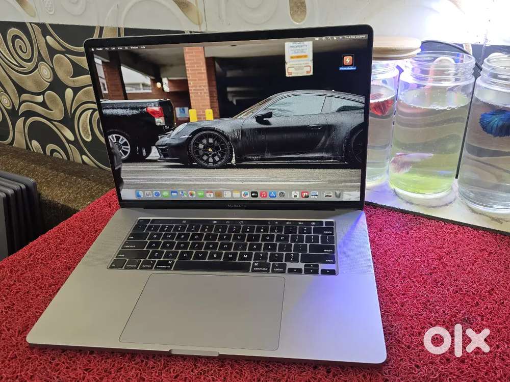 Apple Macbook Pro 2021 i7 16gb 512gb 5.5gb Graphics 16inch Retina