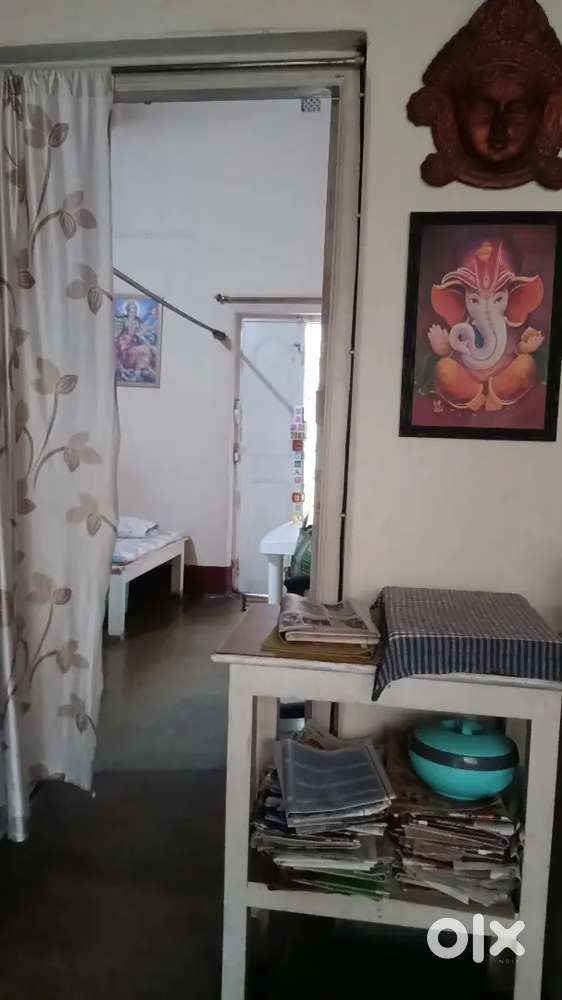 Homestay /PG Male Pg by side of. Rabindra Sarobar Metro ,Stn .Working