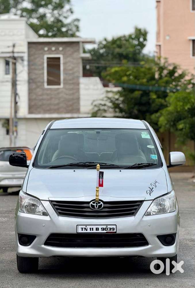 Toyota Innova 2.5 G (Diesel) 8 Seater BS IV, 2012, Diesel