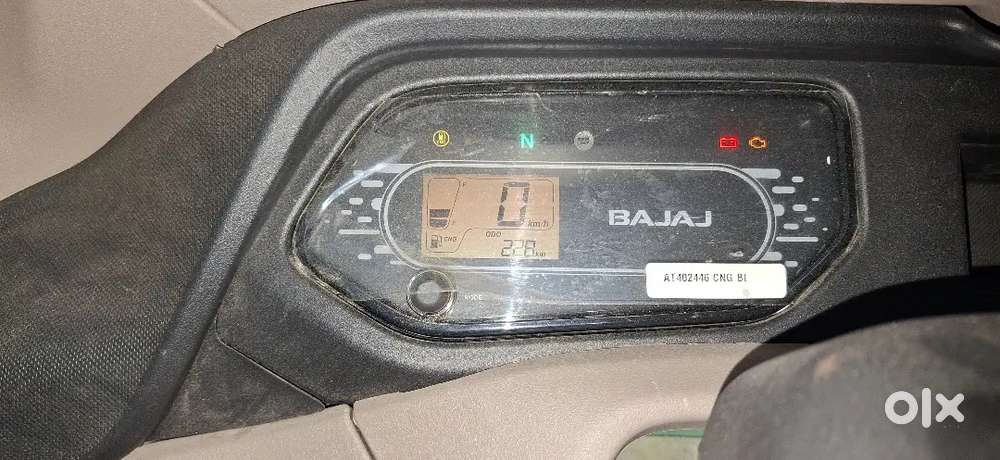 paise ki jarurat pad gyi kuchh dikkat hai. Bajaj maxima   5 din  old