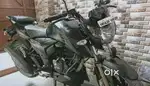 Apache RTR 200 mate black