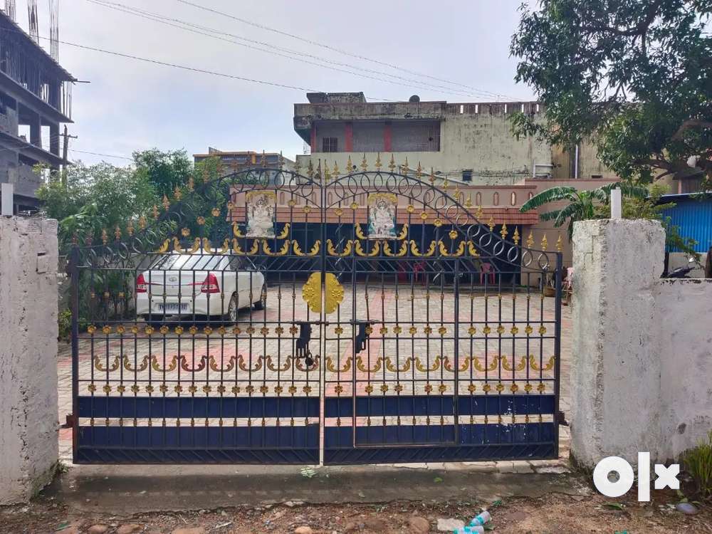 Gates 3BHK individual villa with 8 cent vacant land
