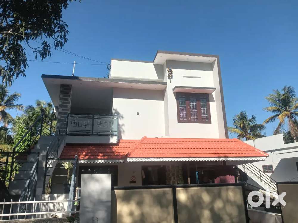 2 bhk  new housewarming first floor house rent only family.