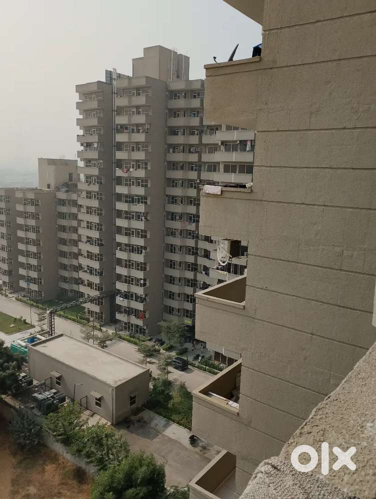 Flatmates for 2BHK Flat - Independent Room with Balcony and Bathroom