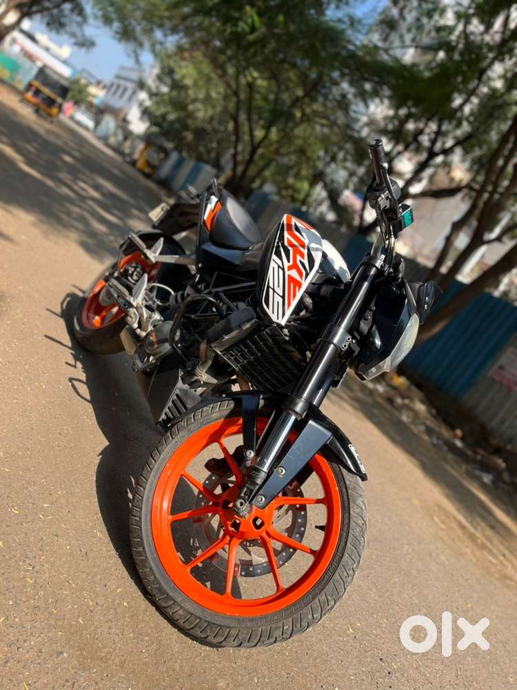 Fresh mint condition Duke125 2019