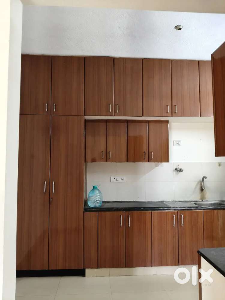 3 BHK FLAT RENT ONLY VEG FAMILY ADAMBAKKAM
