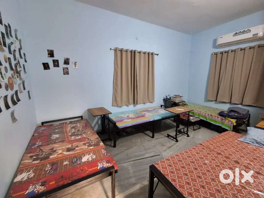 9000 with AC room and food