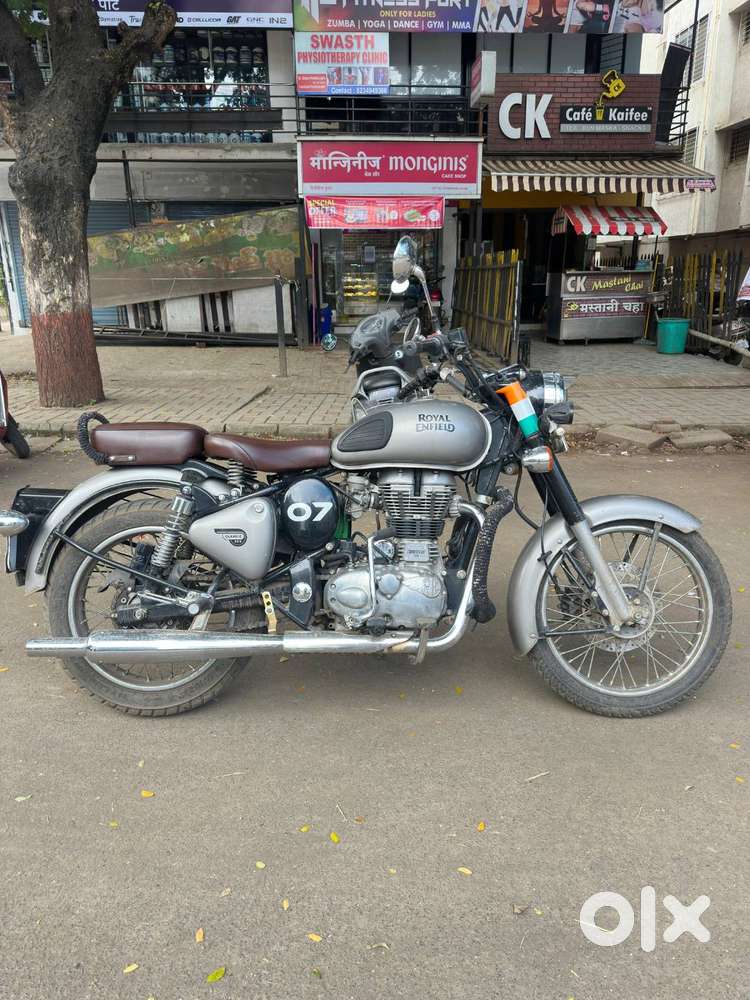 RE Classic 350 Gun Metal Grey BS4 Carburetted