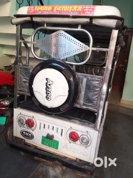 E rickshaw good condition one handed