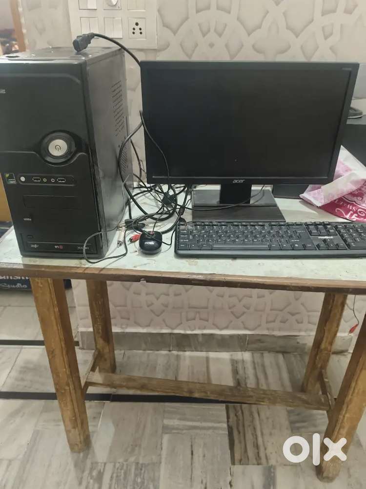 Acer lcd computer model no V196hql - Price 6500