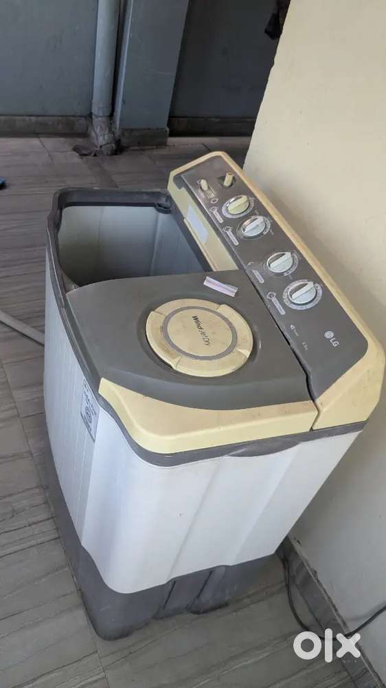 LG 7 kg washing machine and crompton cooler r in excellent condition