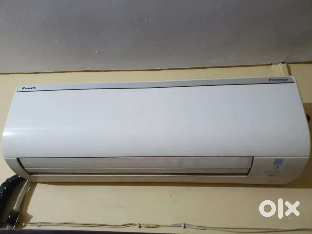 Daikin 5 Star Inverter AC 1.5 Ton