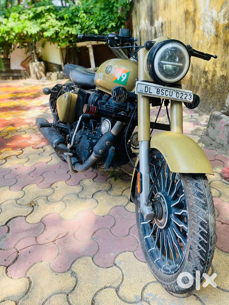 Classic 350 loaded with full accessories and beautiful, alloy wheels