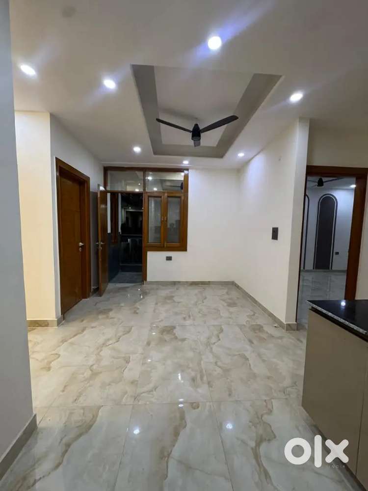 2 bhk Super duper luxury flat in central Noida sector 73