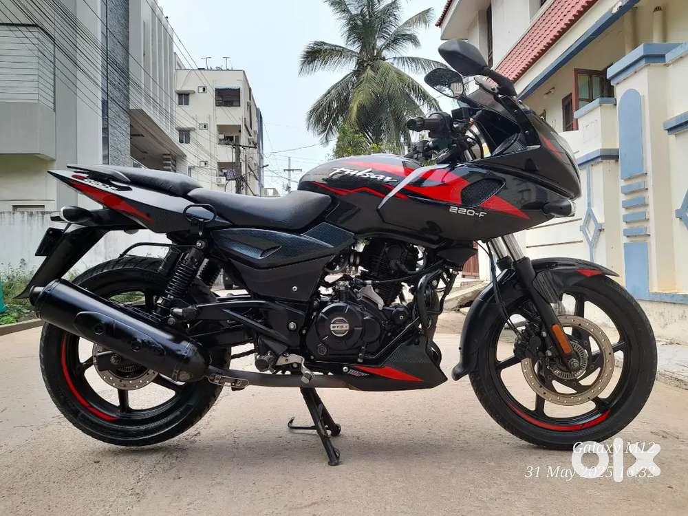 Bajaj Pulsar 220 F 2023, No bargain