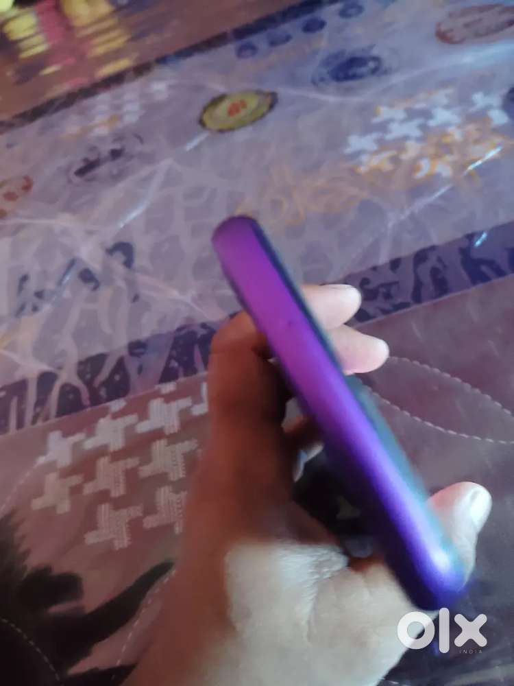 Phone good condition bill Box no phone is the good condition  4gb 64