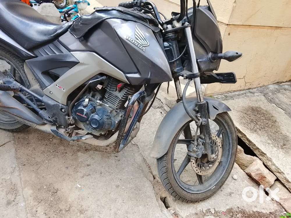 Good road grip,,, excellent condition brand new tyre